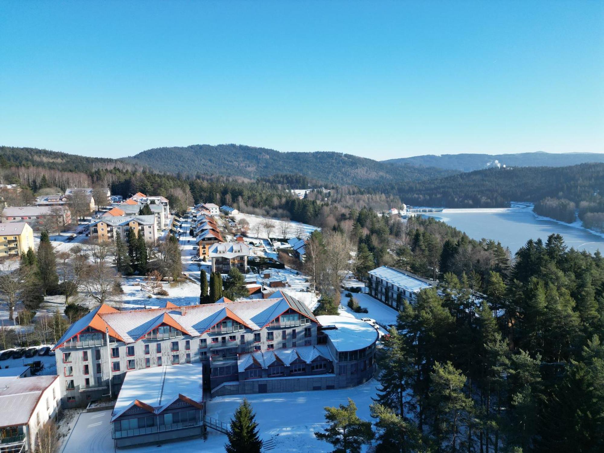 Hotel Bouczech Lipno nad Vltavou Exterior photo